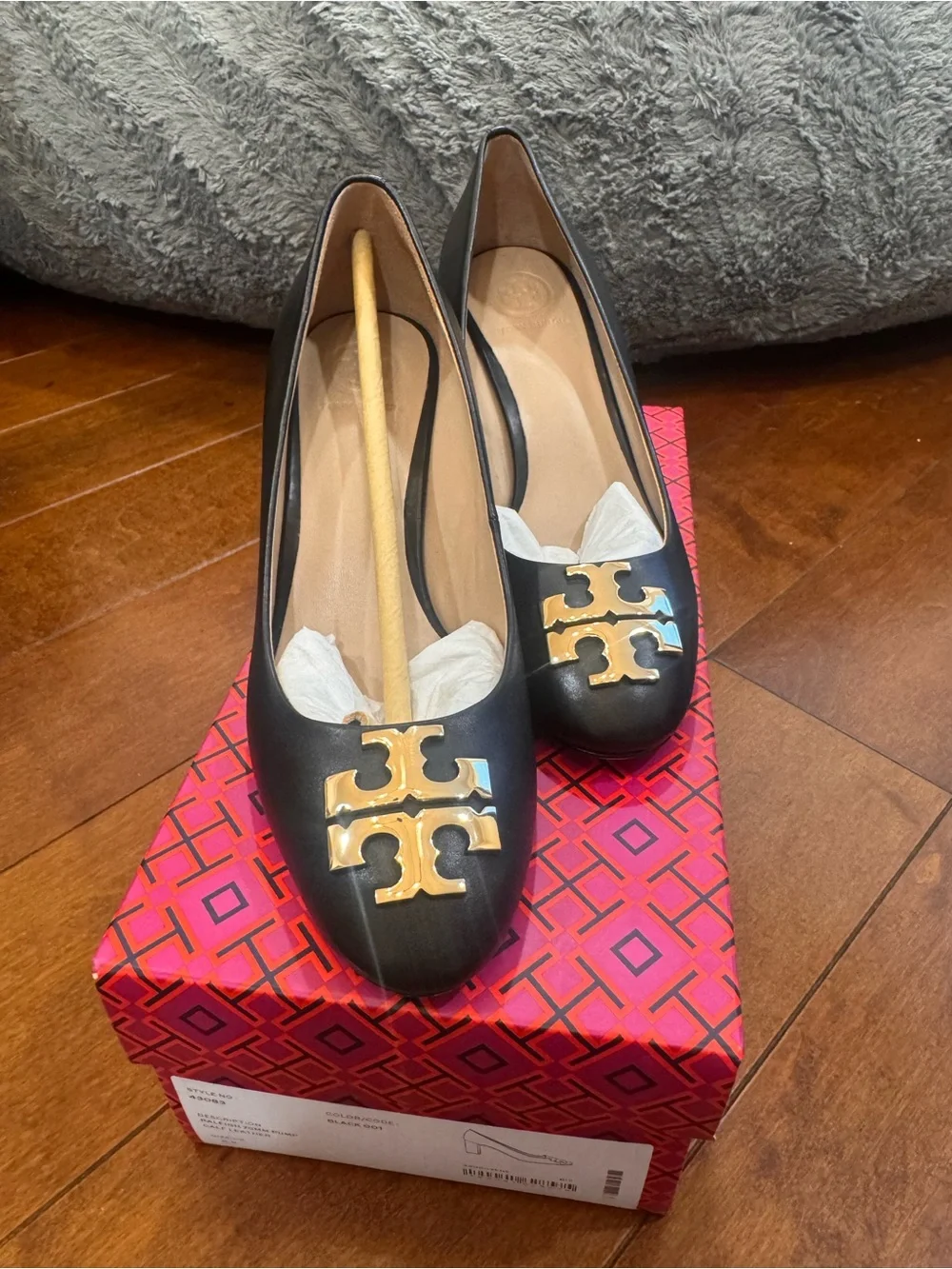Tory Burch Black Leather Pumps with Gold Logo